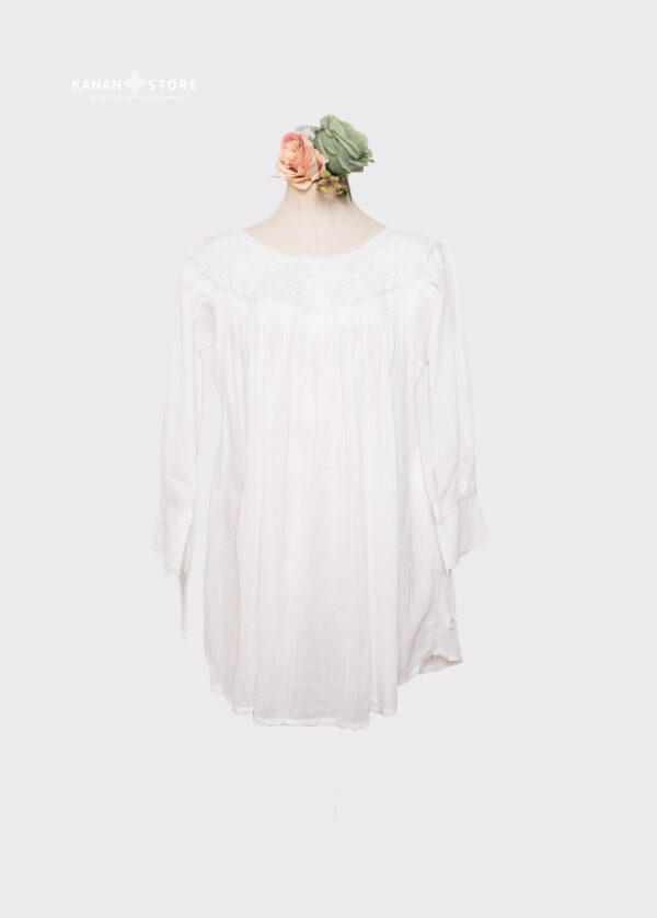 Blusón cuello redondo bordado blanco